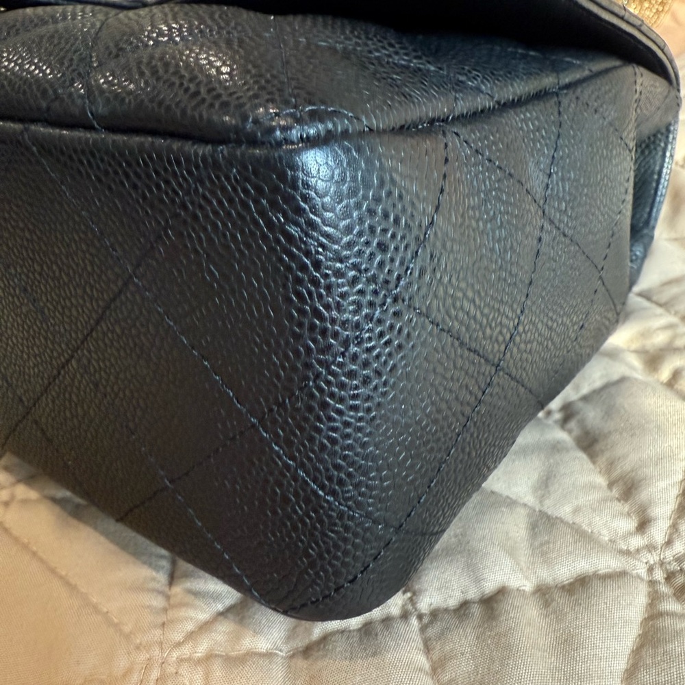 CHANEL Jumbo Black Quilted Leather Shoulder Bag with Gold Hardware - Picture 7 of 16